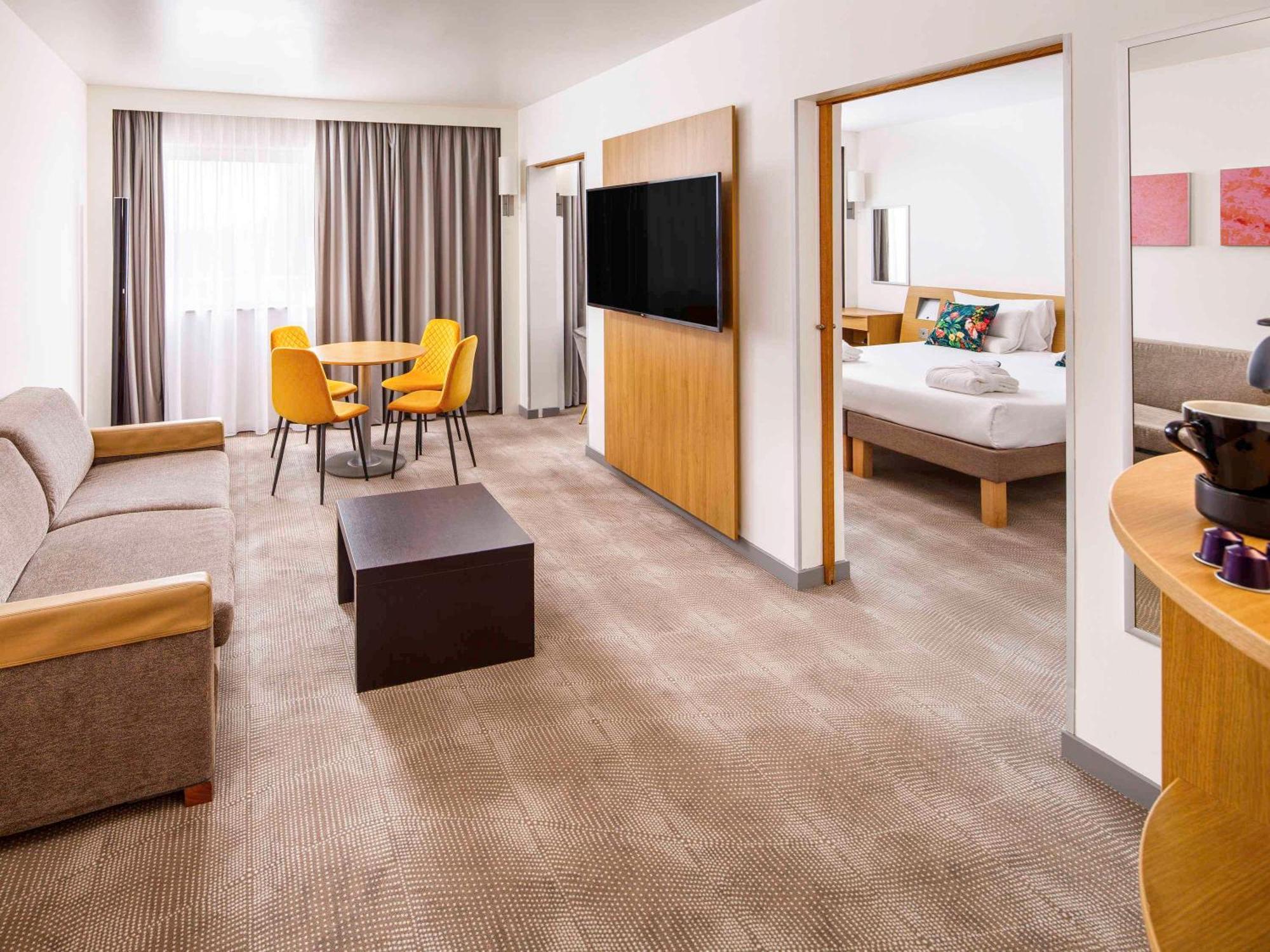 Novotel London Greenwich Екстер'єр фото