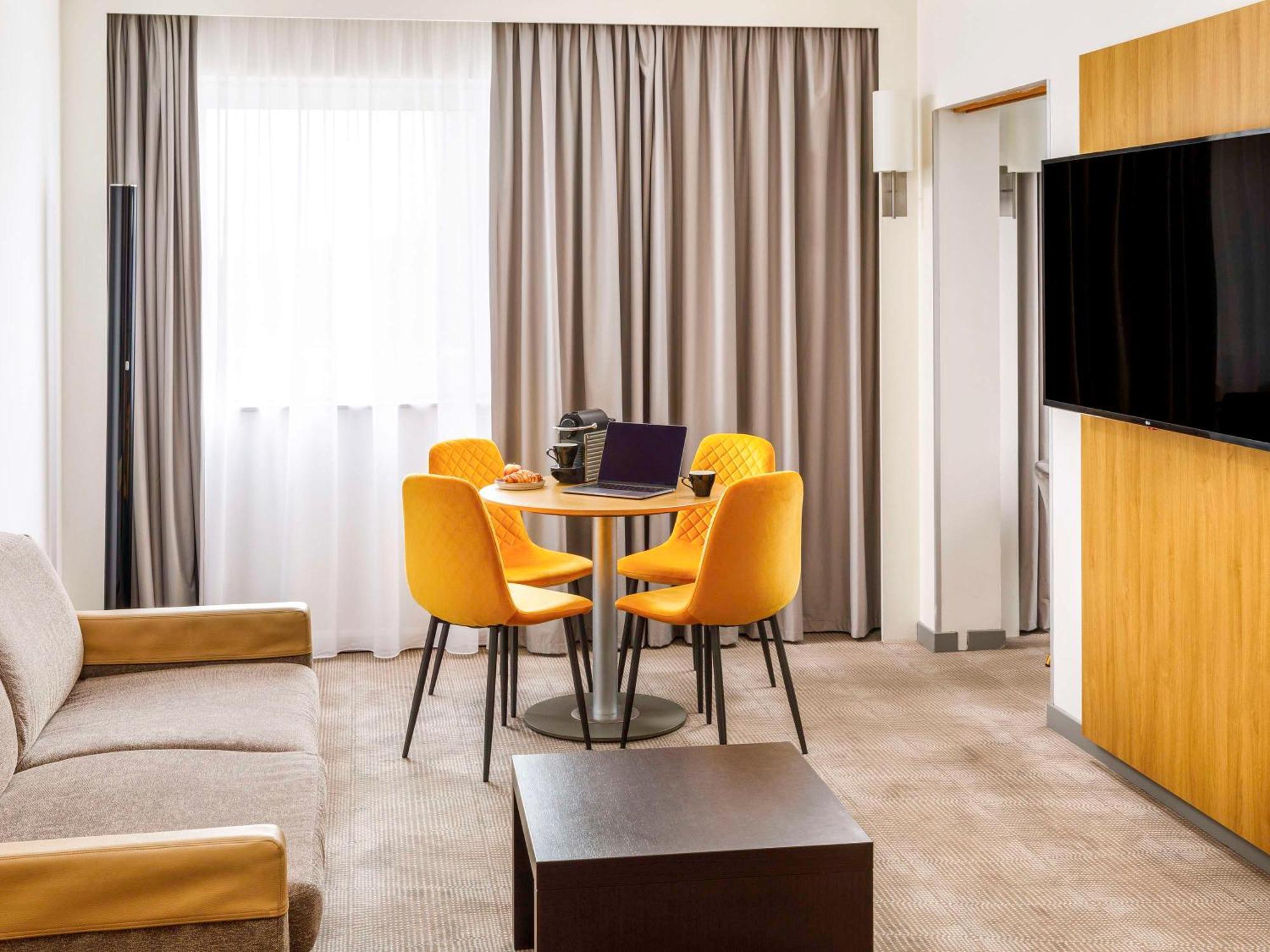 Novotel London Greenwich Екстер'єр фото